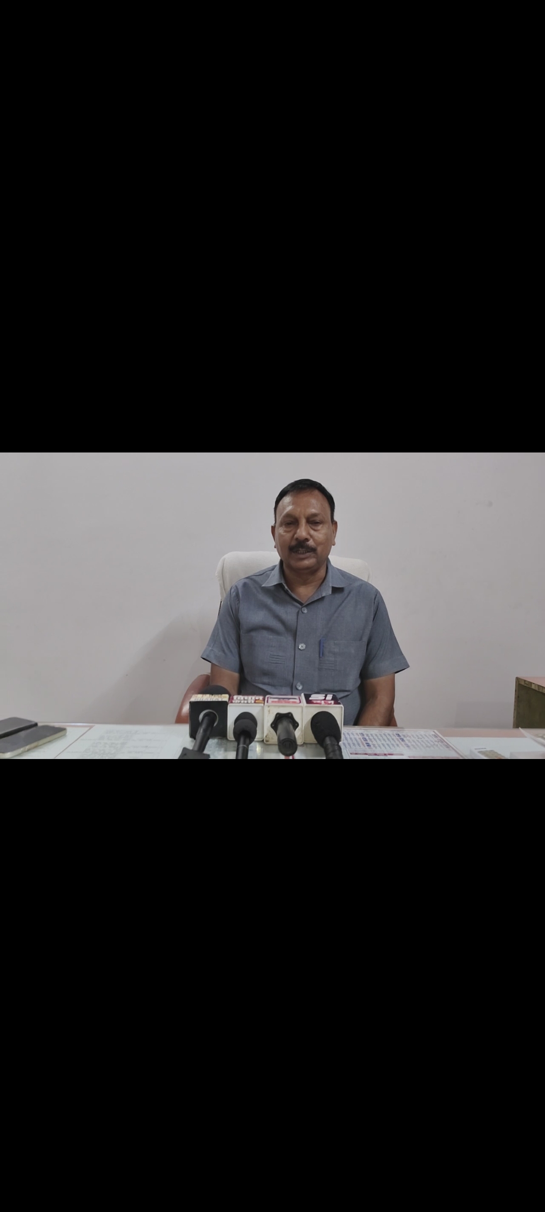 गोरखपुर, 15 अगस्त। स्वतंत्रता दिवस के अवसर पर राष्ट्रपति भवन में आयोजित विशेष समारोह में गोरखपुर  देवी दयाल, एलआईयू सीओ को उत्कृष्ट कार्यों के लिए ‘उत्कर्ष सम्मान’ से सम्मानित किया गया।