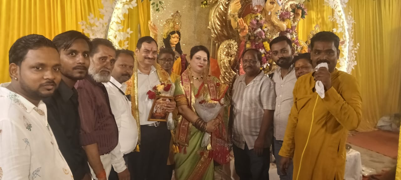 पत्थर गली के राजा श्री गणपति जी महाराज का पीले पुष्पों से हुआ भव्य श्रृंगार मनीष सुसारी प्रयागराज