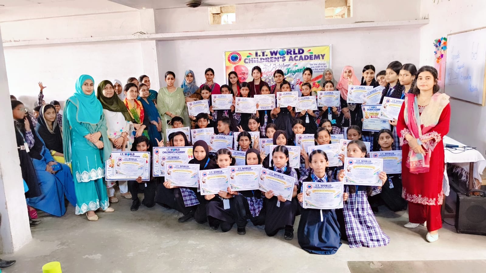 गांधी जयंती के अवसर पर 1 अक्टूबर को I.T. World Children’s Academy, अजय नगर, रसूलपुर, गोरखपुर में Principal Saddam Husain के मार्गदर्शन में विभिन्न गतिविधियों का आयोजन किया गया