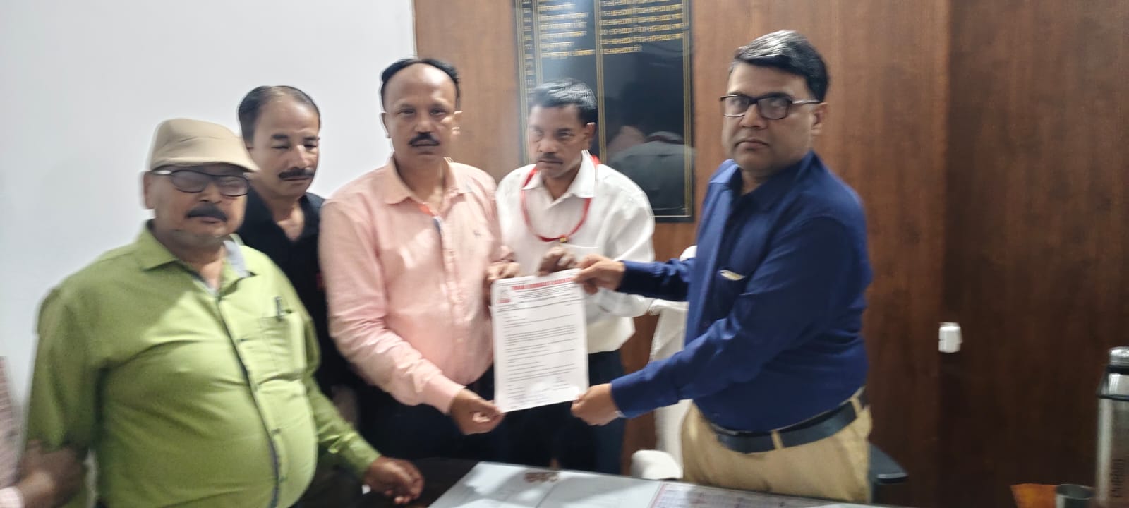 इंडियन जर्नलिस्ट एसोसिएशन ने दिल्ली में हुए महिला पत्रकारों के साथ दुर्व्यवहार के खिलाफ दिया जिलाधिकारी को ज्ञापन