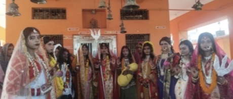 जखनियां बाजार में मां कूष्मांडा सहित नौ दुर्गा के स्वरूपों की निकली भव्य झांकी  श्रद्धालुओं ने किया पूजन-अर्चन, भक्ति और आस्था के रंग में रंगा बाजार